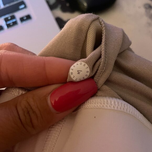 Lululemon x Core Power Yoga Energy Bra White size 4 W2540S - Picture 6 of 7